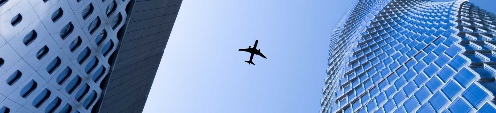 Neue Streckenführungen und Flugregeln im kontrollierten Luftraum